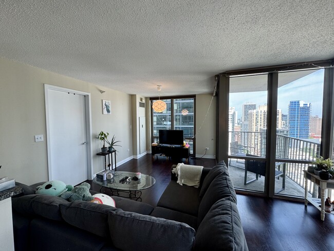 Living room - 2 E Erie St Unit 1908