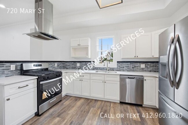 Building Photo - 720 Mary St