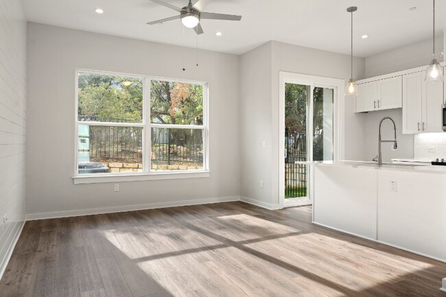 Photo - 12001 Vista Parke Dr