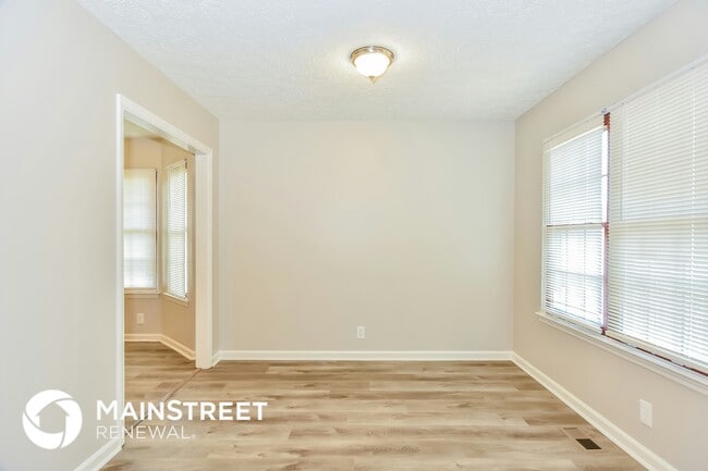 Photo - 206 Nathan Dr