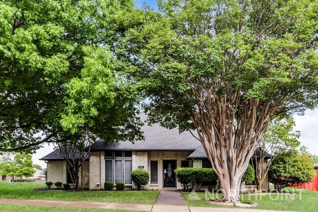 Building Photo - Newly Renovated Single Family Home | 4 BR/3.5BA | Gated backyard| Large corner