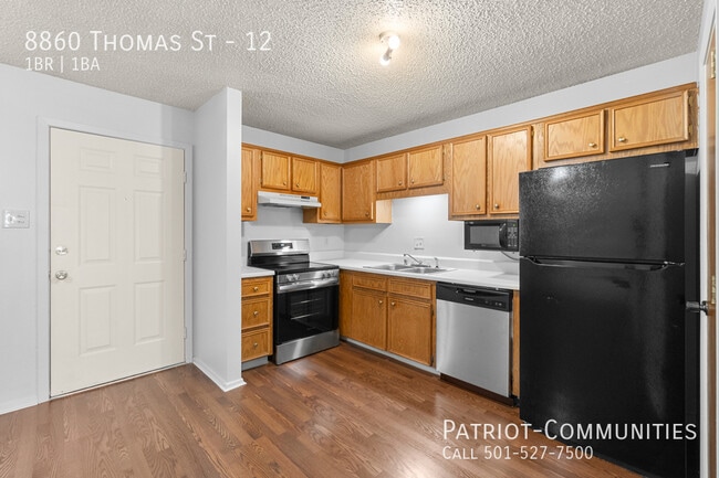 Photo - 8860 Thomas St