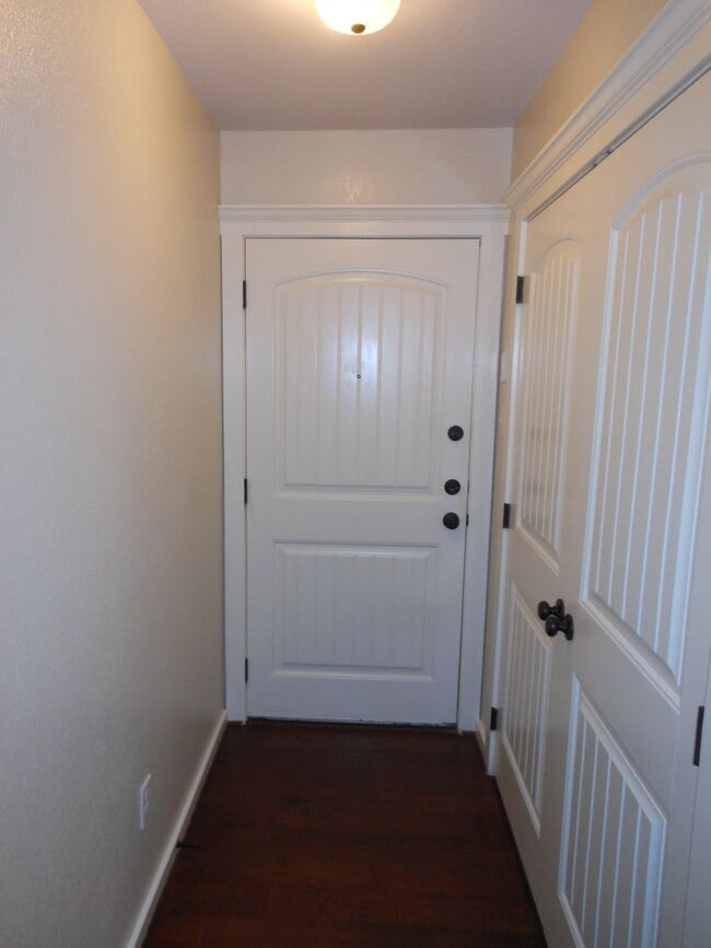 Photo - 2 Bedroom 1 Bath Apartment (40% 1st Month ... Unit Apt K