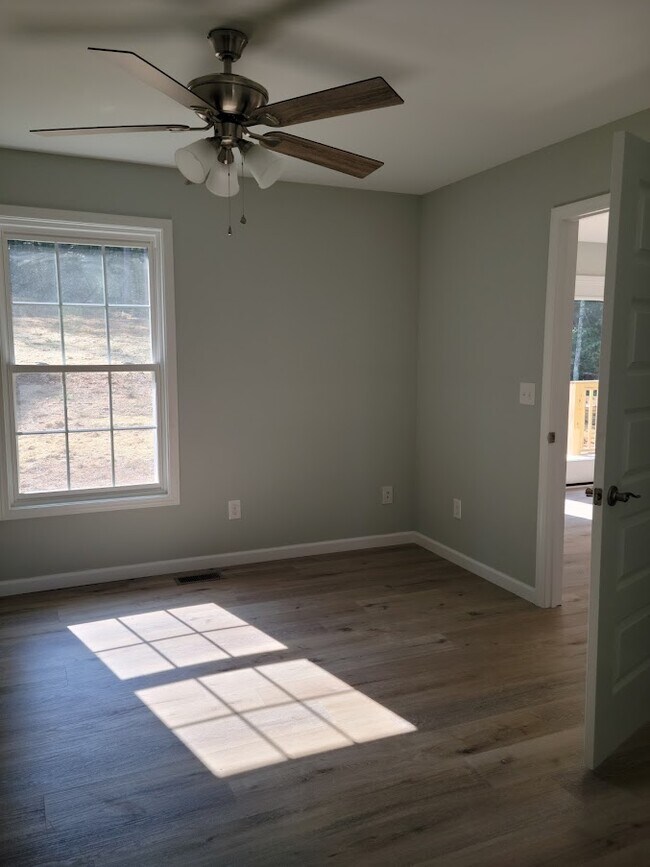 Photo - 619 Siever Rd