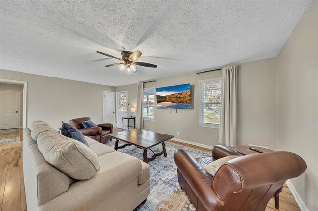 Photo - 303 Nottingham Dr