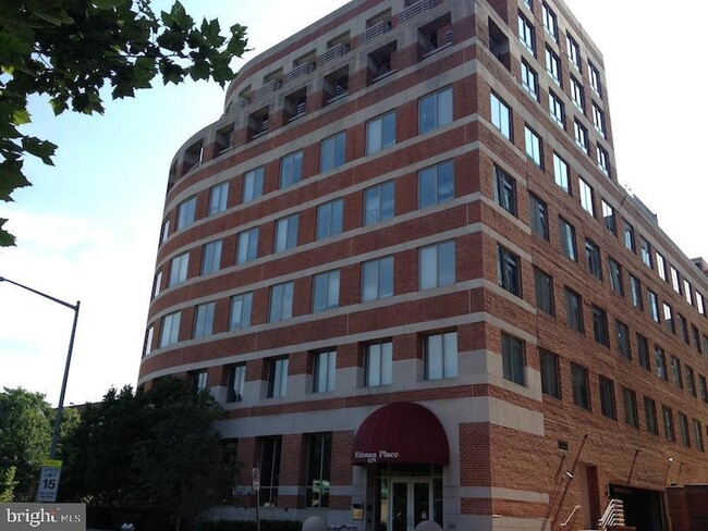 Building Photo - 1275 25th St NW Unit 711