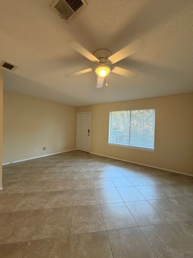 Photo - Walking distance to the beach! Unit D5