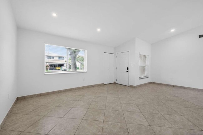 Photo - 1329 SW 151st Way