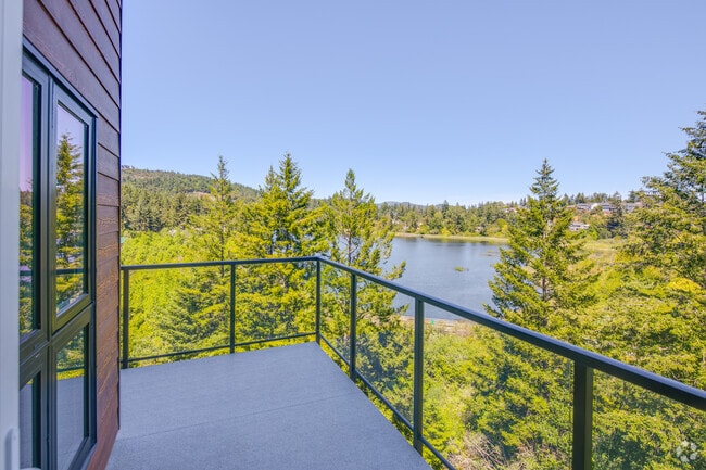 2BR, 2BA - 836SF - Balcony