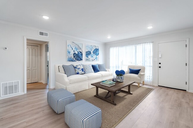 Photo - 1135 Woodland Ave: Woodland Apartments