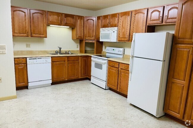 Spacious Kitchen - Dove Healthcare - Settlers' Trail Rental