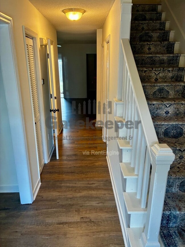 Photo - 101 Sandlewood Dr