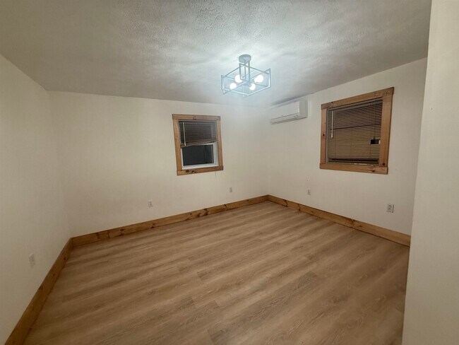 Photo - 192 Dorrs Corner Rd