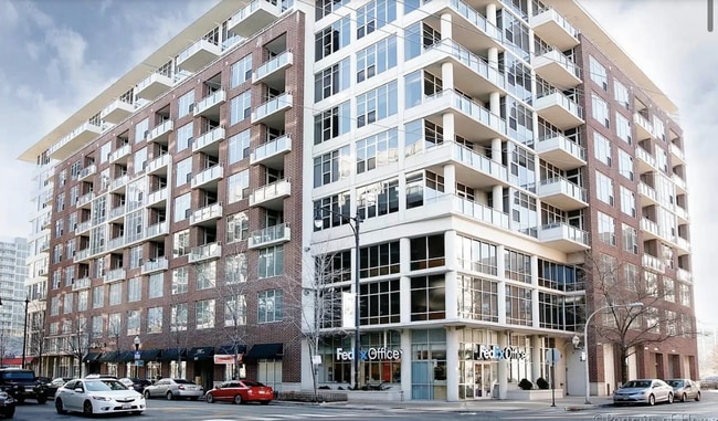Building Photo - 901 W Madison St Unit 505