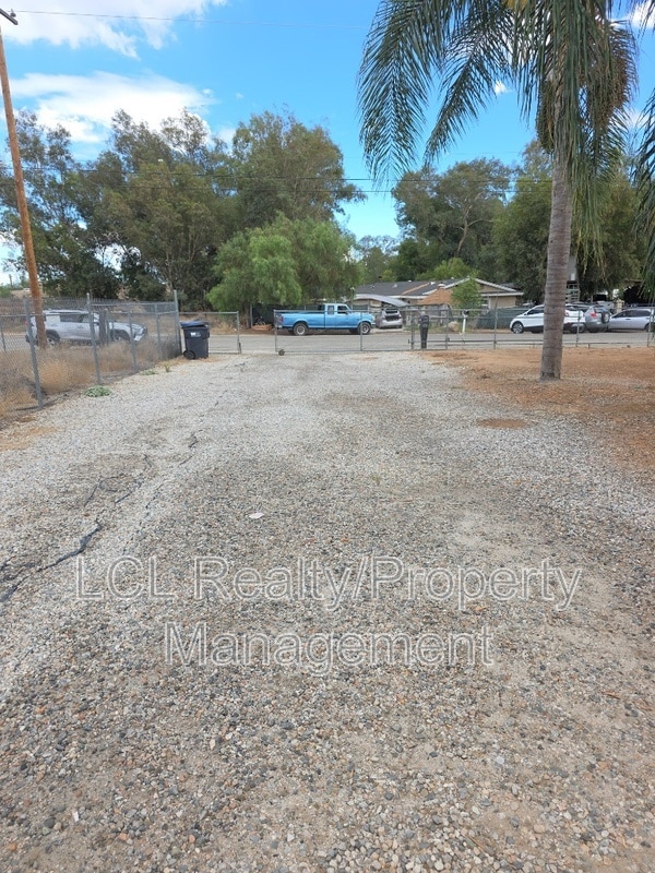 Photo - 22561 Forrest Rd