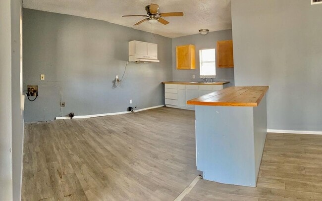 Photo - Handyman Special $0 First Month's Rent / “You fix, you SAVE BIG!!” Contact Mayshell for details: ...