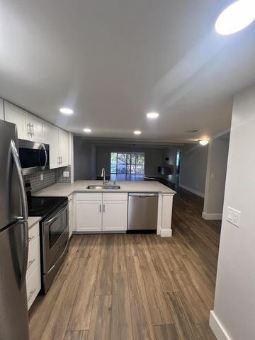 Photo - 10120 Boca Entrada Blvd Unidad 410