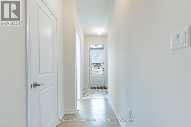 Photo - 39 Sapwood Cres