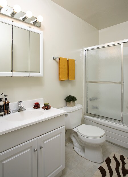 Photo - Lakeview Suites