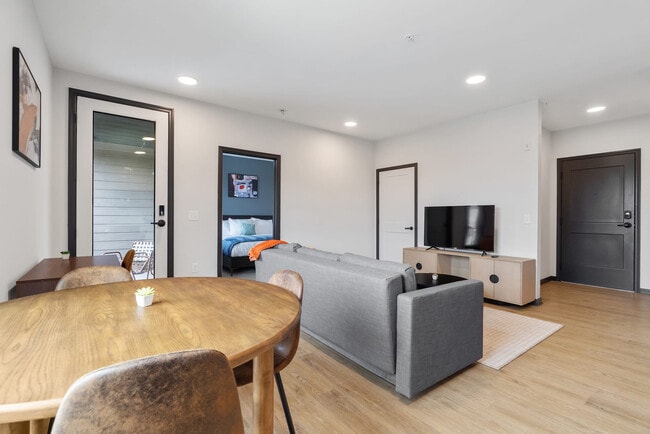 Photo - 423 E Michigan St Unit ID1026473P