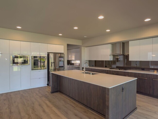 Photo - Stunning MainVue Home!