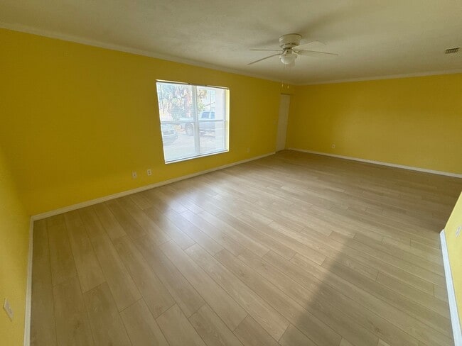 Photo - 1910 NW 12th Ave Unit B