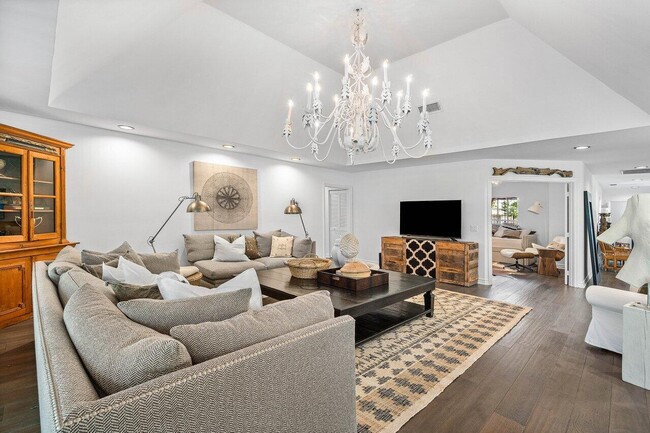 Photo - 11823 Pebblewood Dr