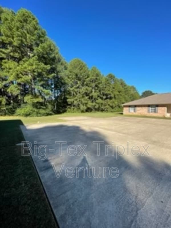 Building Photo - 274 N Pecan St Rental