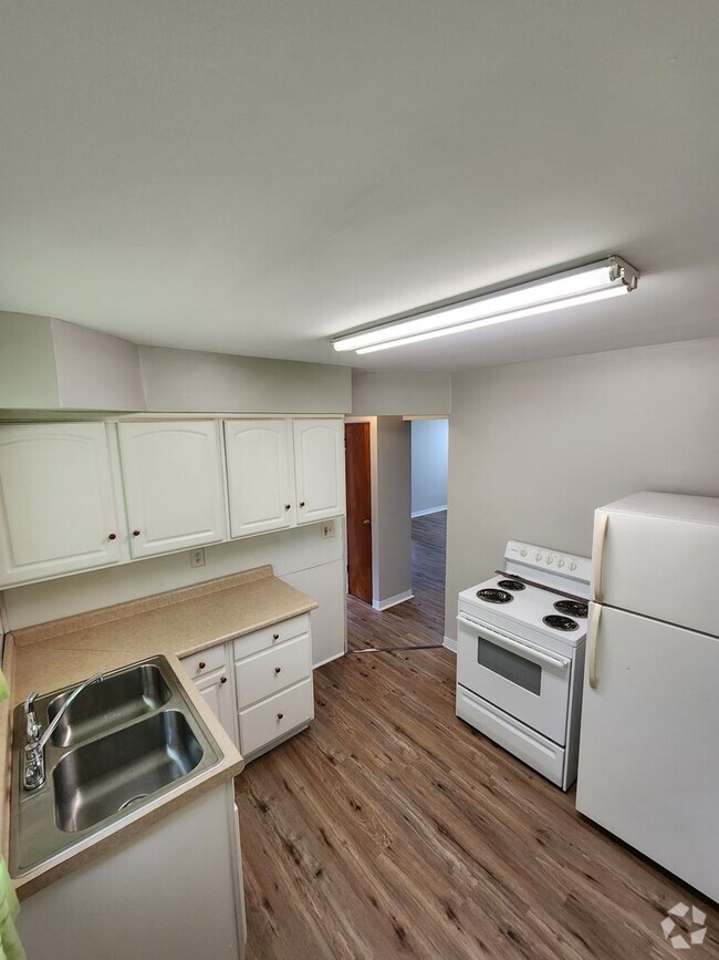 Building Photo - 801 23rd St Unit 4 Rental