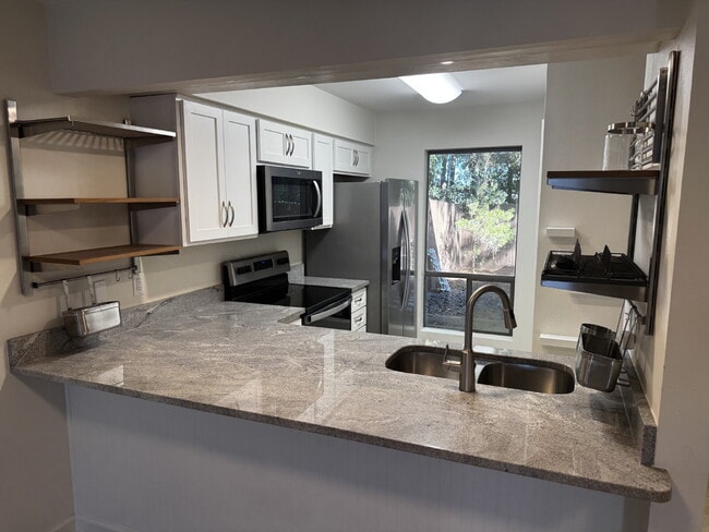 Photo - "Charming 2-Bed Townhouse in Mary Esther!"