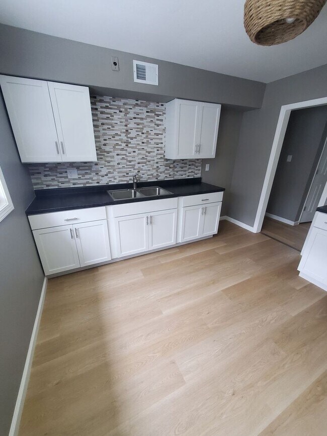 4439-4441 N. 50th St.
