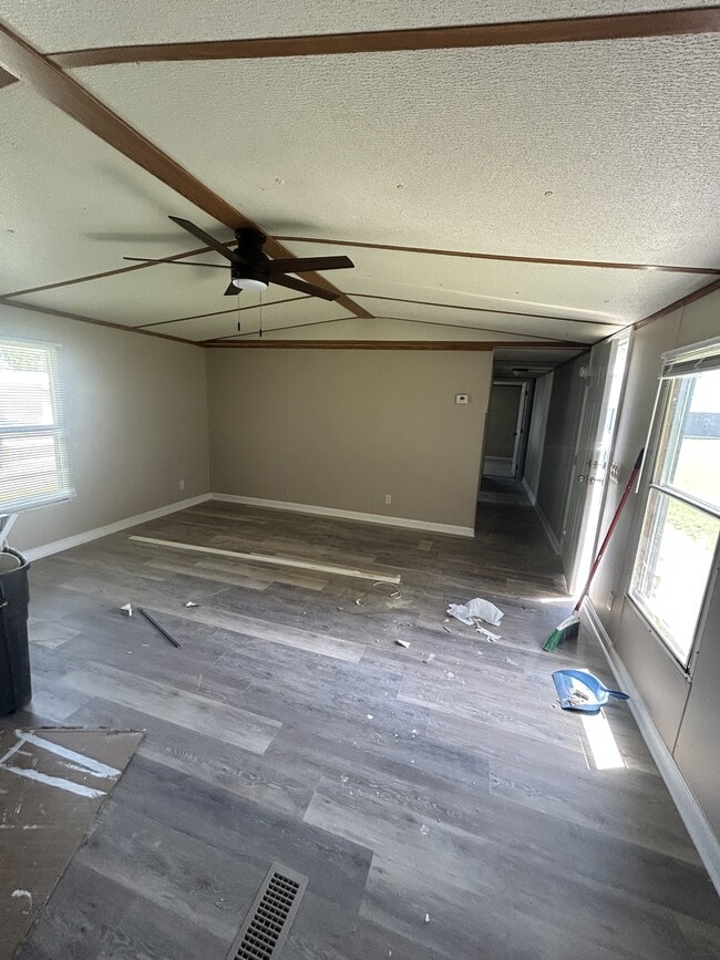 Photo - 302 Wilson Dr