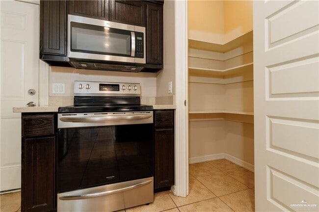 Photo - 11 W Garfield Ave Unit 2