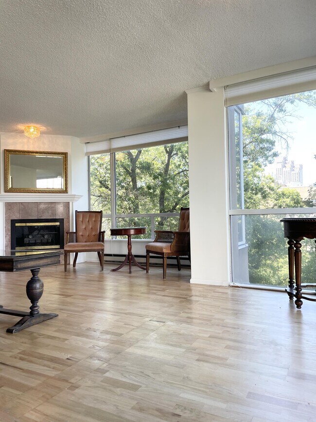 Photo - 2668 Ash St