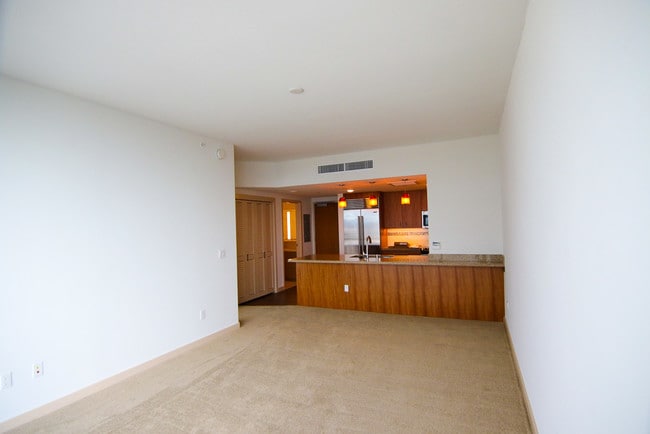 Photo - 555 S King St Townhome