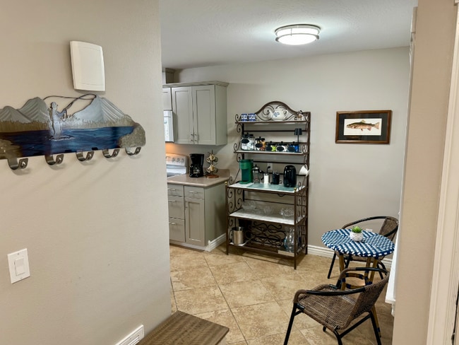 Photo - 50300 US-93 Unidad 34