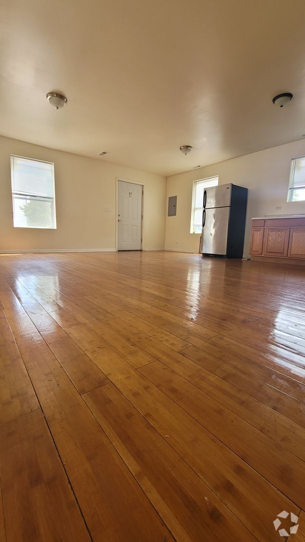 Building Photo - 6669 S Michigan Ave Unit 3 Rental
