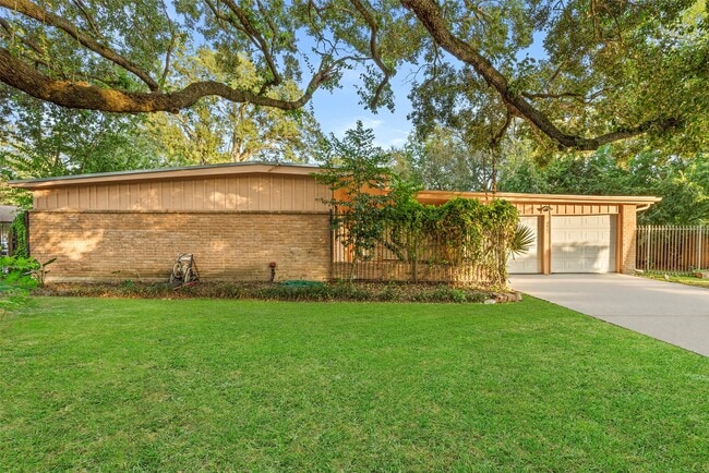 Building Photo - 2927 Rockyridge Dr