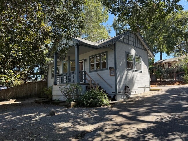 Building Photo - 8121 1/2 El Rancho Drive