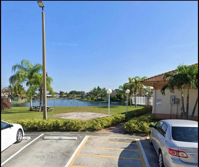 14907 SW 80th St Unidad Season