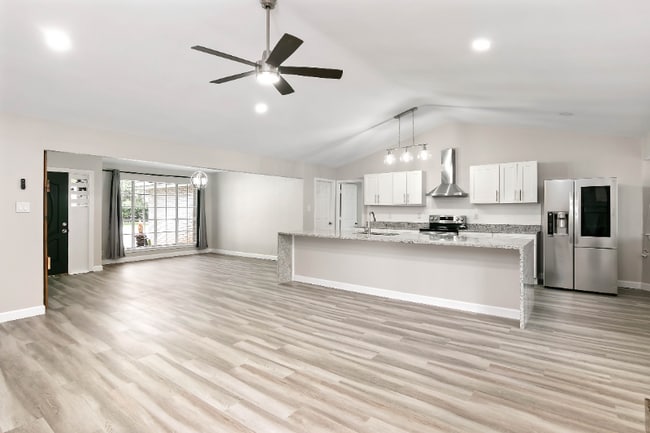 Building Photo - 11818 Gravetree St