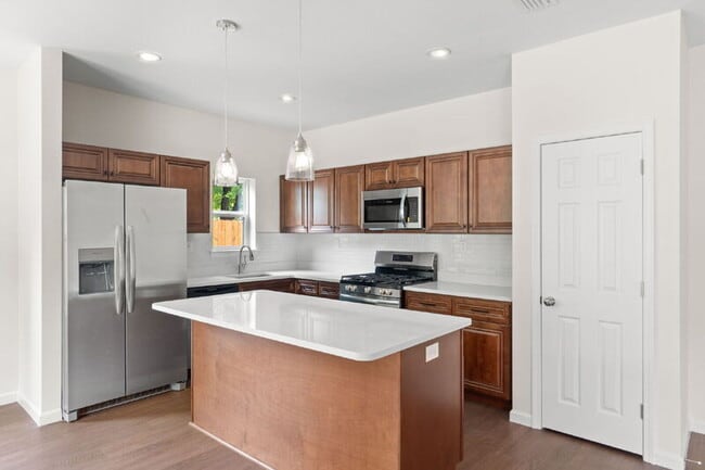 Photo - 751 Amos St Unit #B