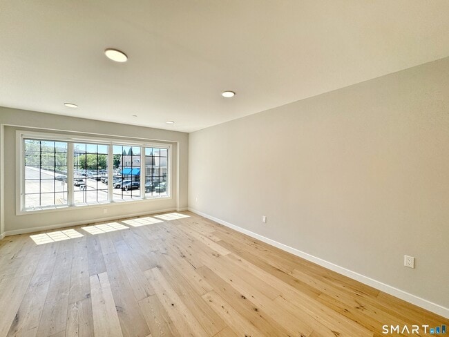 32 Main St Unit 203