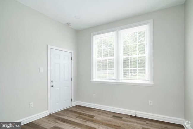Building Photo - 525 Wolf St Rental