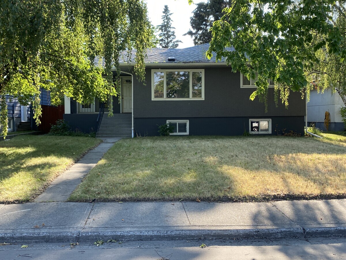 Photo - 11 Creston Crescent NW