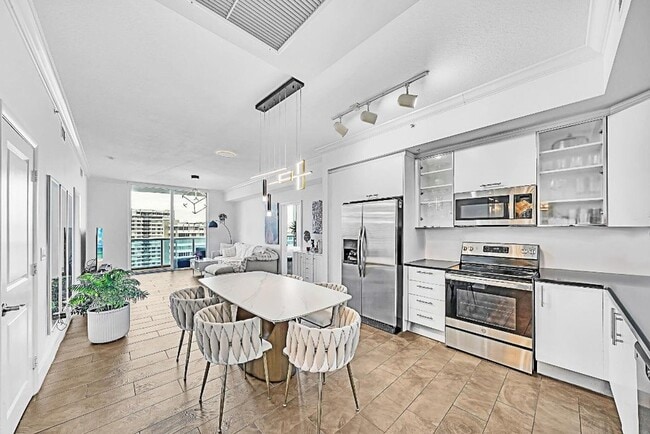 Building Photo - 1945 S Ocean Dr Unit 1803