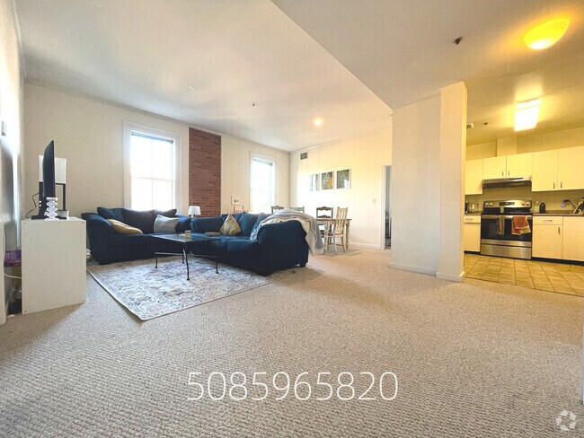 Building Photo - 14 Davis Ave Unit 3A Rental