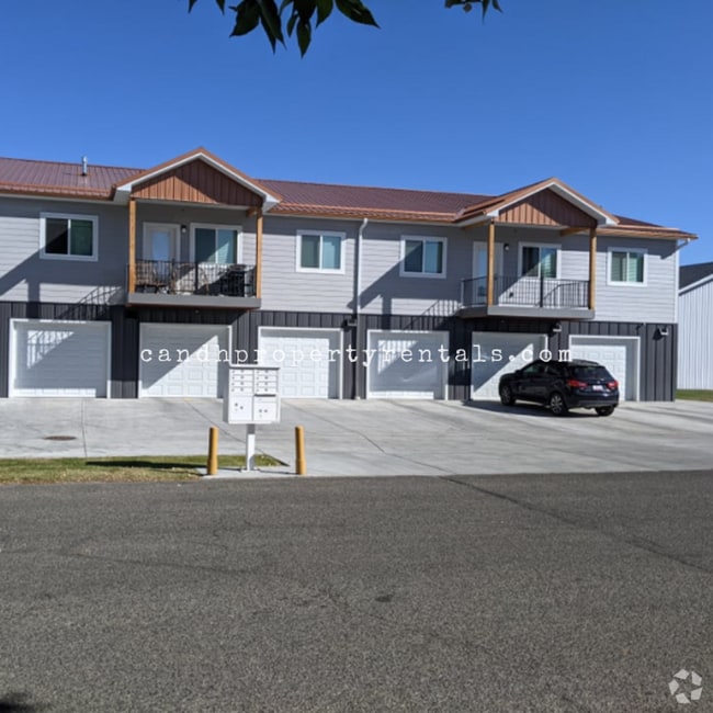 Building Photo - 3250 Rosebud Dr Rental
