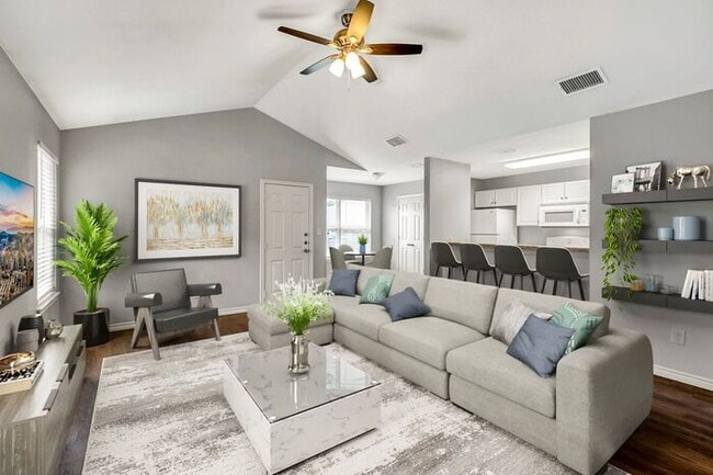 Photo - 3 Bedroom 2 Bath Duplex at Mansion Creek in Tyler! 1/2 off first full months rent