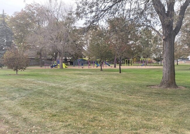 Photo - 1143 Ulmus Dr